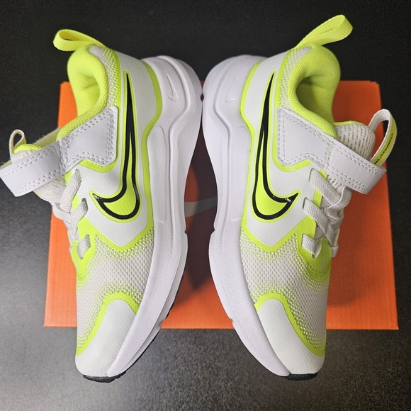 NWT Nike Kids Cosmic Runner Sneakers Size 11C White Yellow Low Top Slip On - Picture 4 of 8